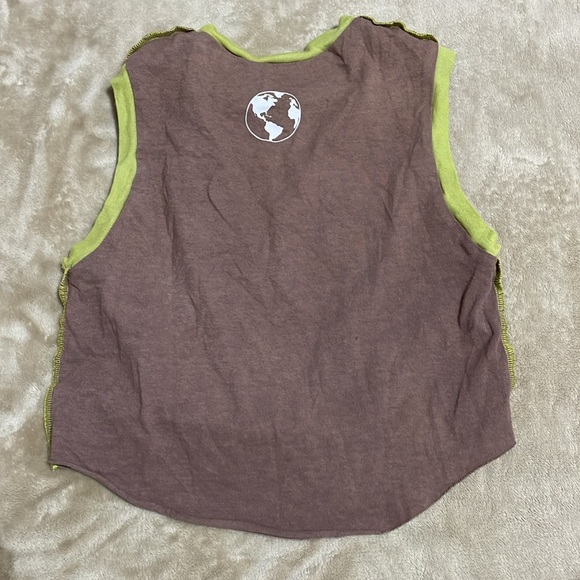 Mauve Purple 90s printed 'Save Mom' graphic cropped Tank Top - Picture 4 of 6